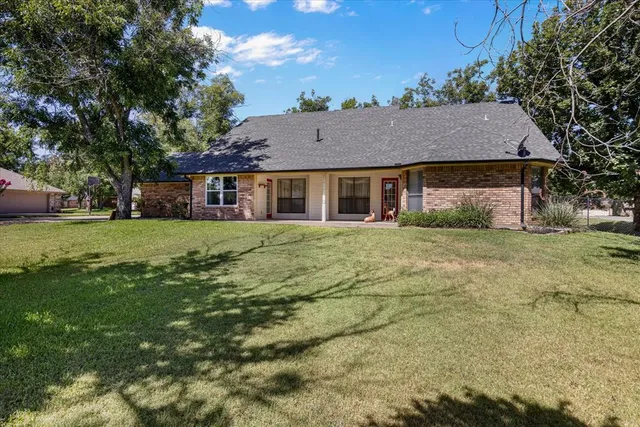 a front view of house with yard