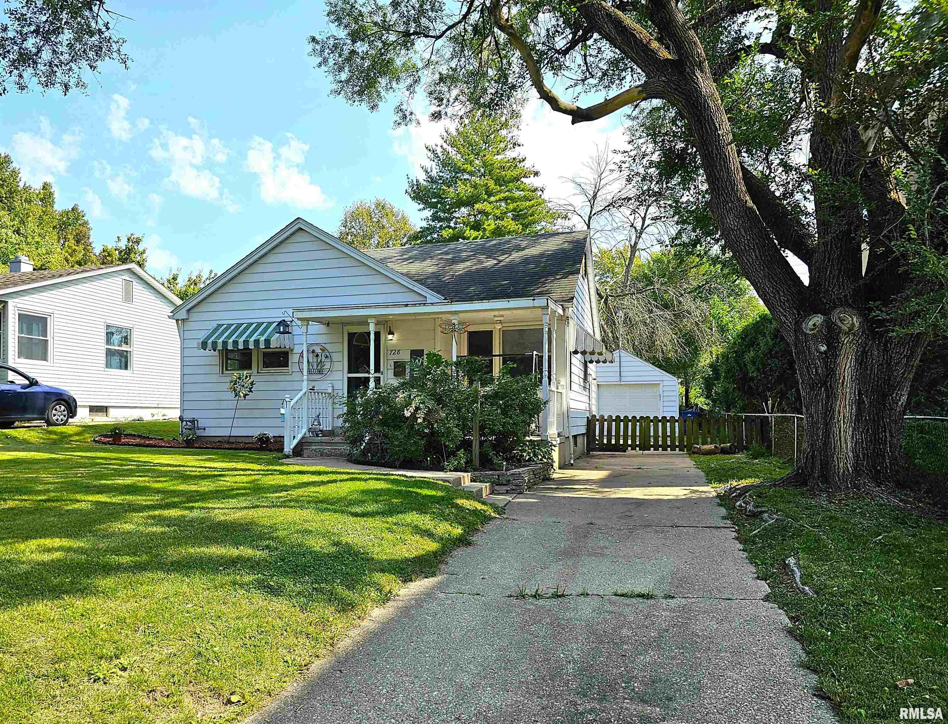 728 Osburn Avenue Springfield, IL 62702 - Photo 1 of 19