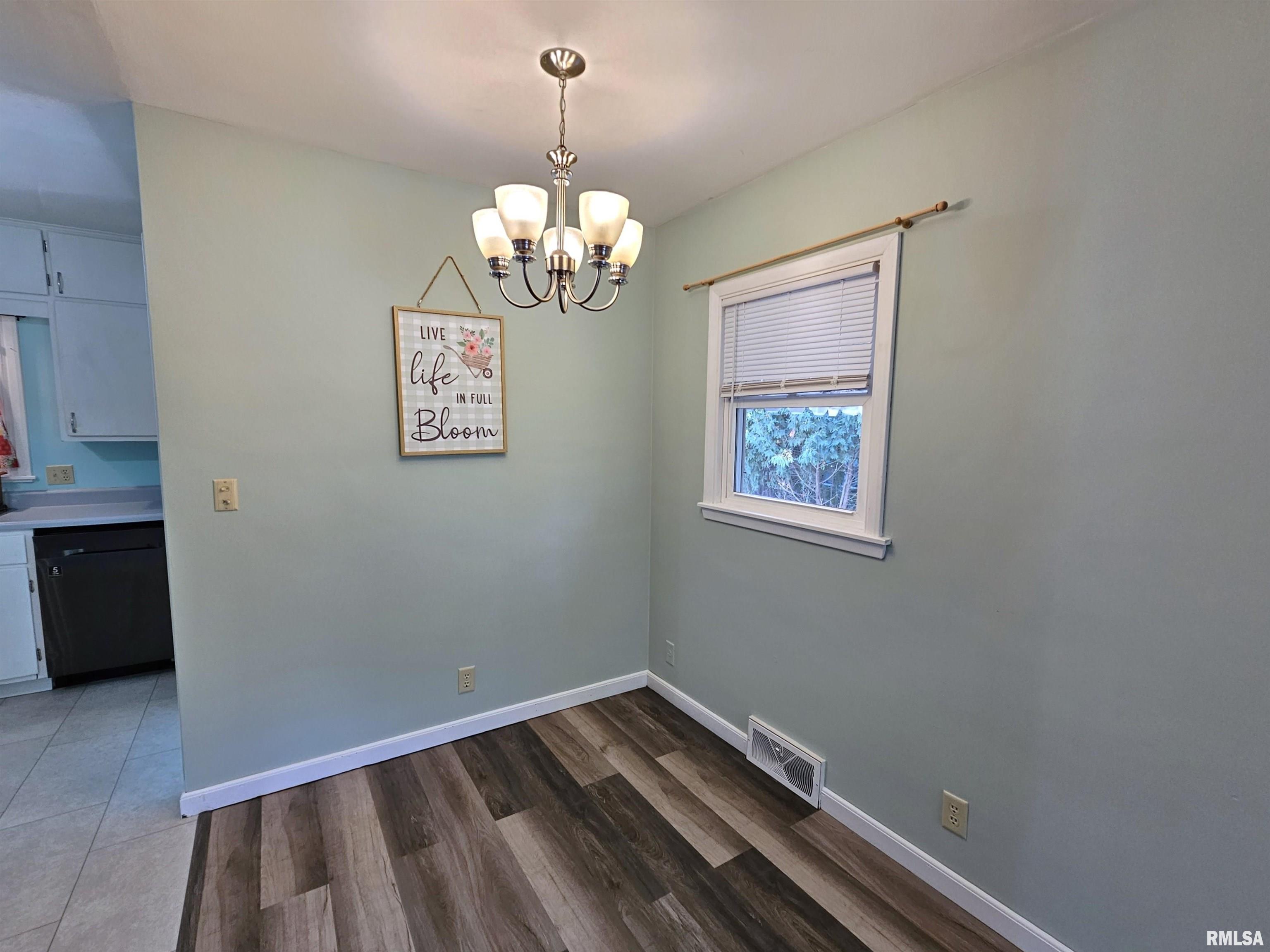 728 Osburn Avenue Springfield, IL 62702 - Photo 12 of 19