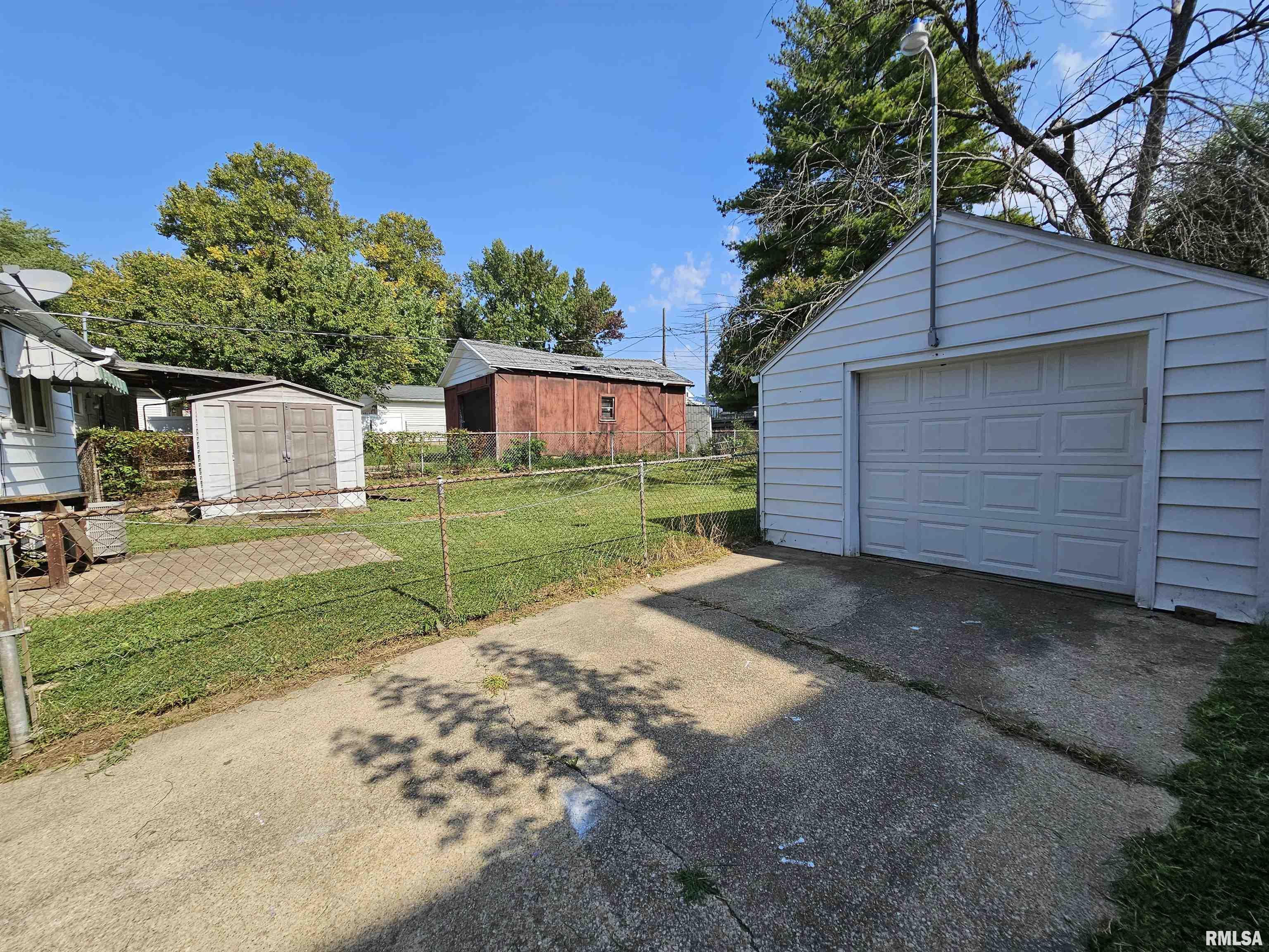728 Osburn Avenue Springfield, IL 62702 - Photo 4 of 19