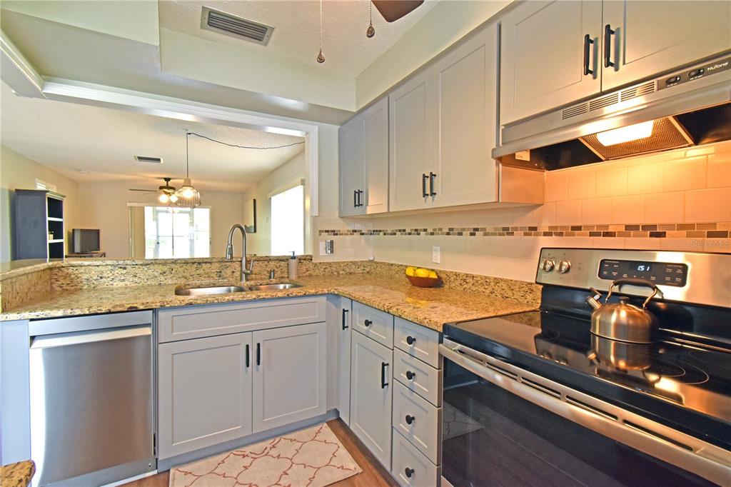 3683 Trophy Boulevard New Port Richey, FL 34655 - Photo 5 of 31