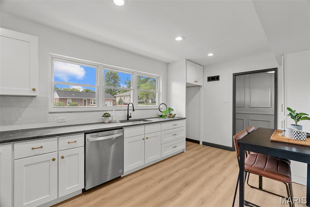 9515 Koerber Lane Affton, MO 63123 - Photo 17 of 48