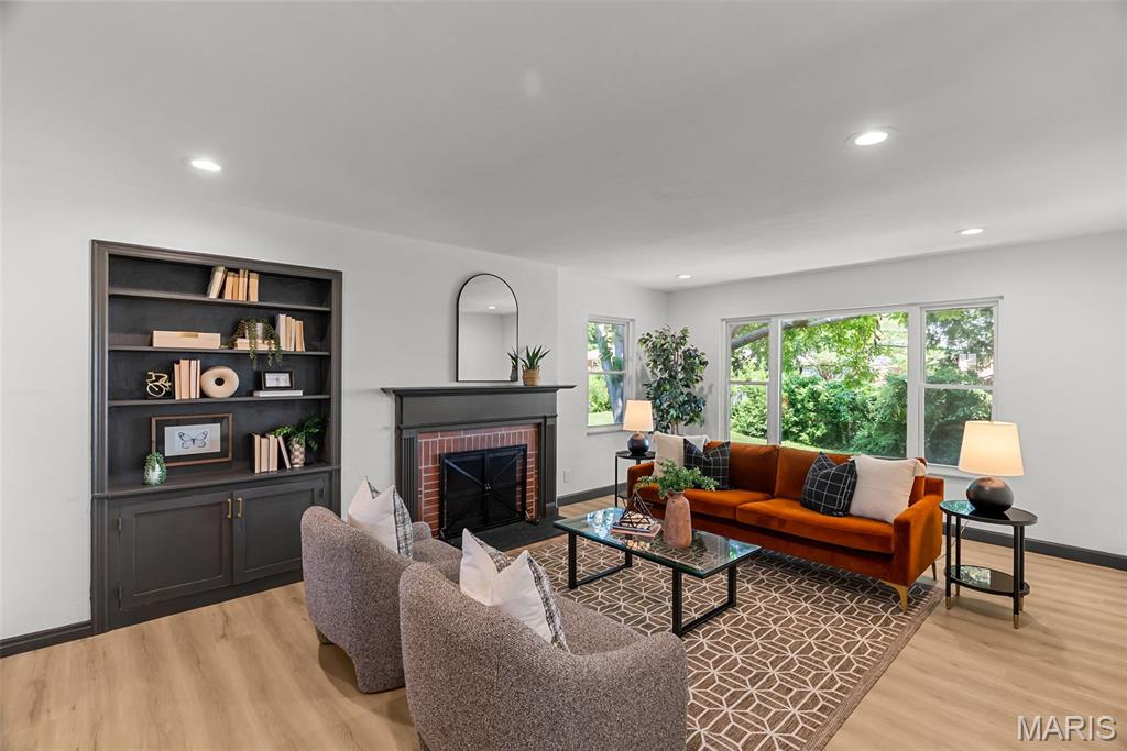 9515 Koerber Lane Affton, MO 63123 - Photo 3 of 48