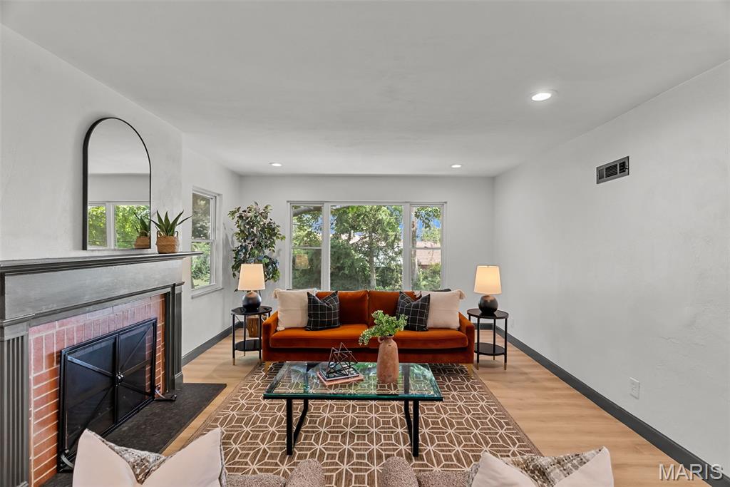 9515 Koerber Lane Affton, MO 63123 - Photo 10 of 48