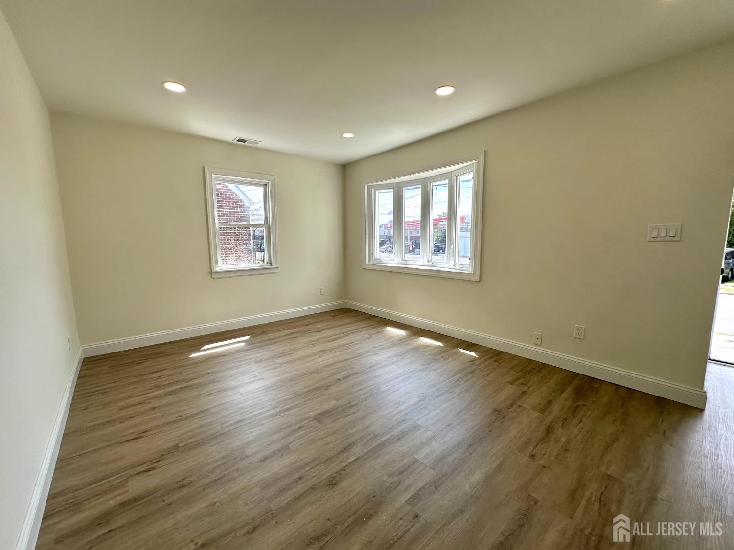 422 Crows Mill Road Fords, NJ 08863 - Photo 11 of 49 Gallery Image 11