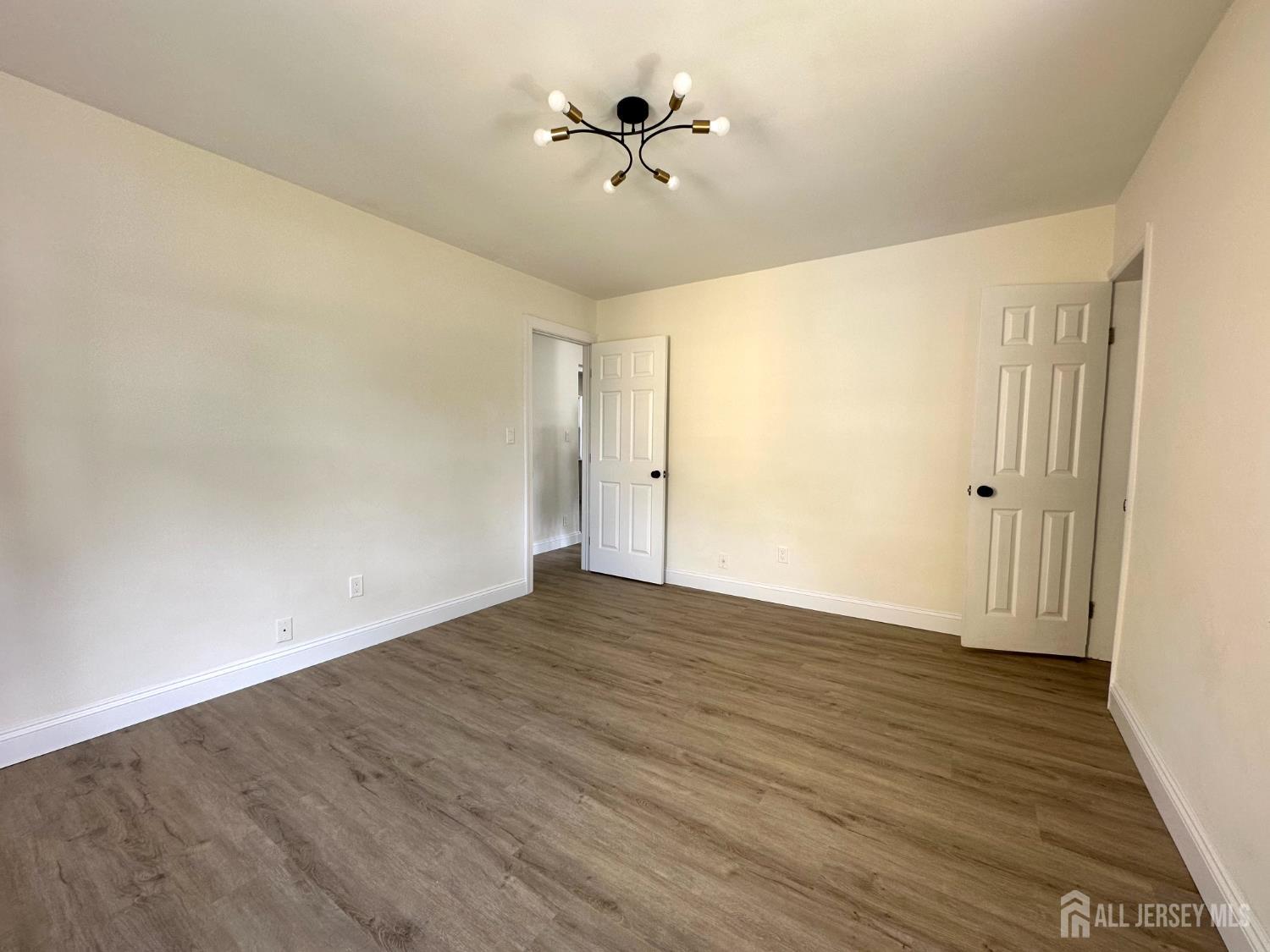 422 Crows Mill Road Fords, NJ 08863 - Photo 15 of 49 Gallery Image 15