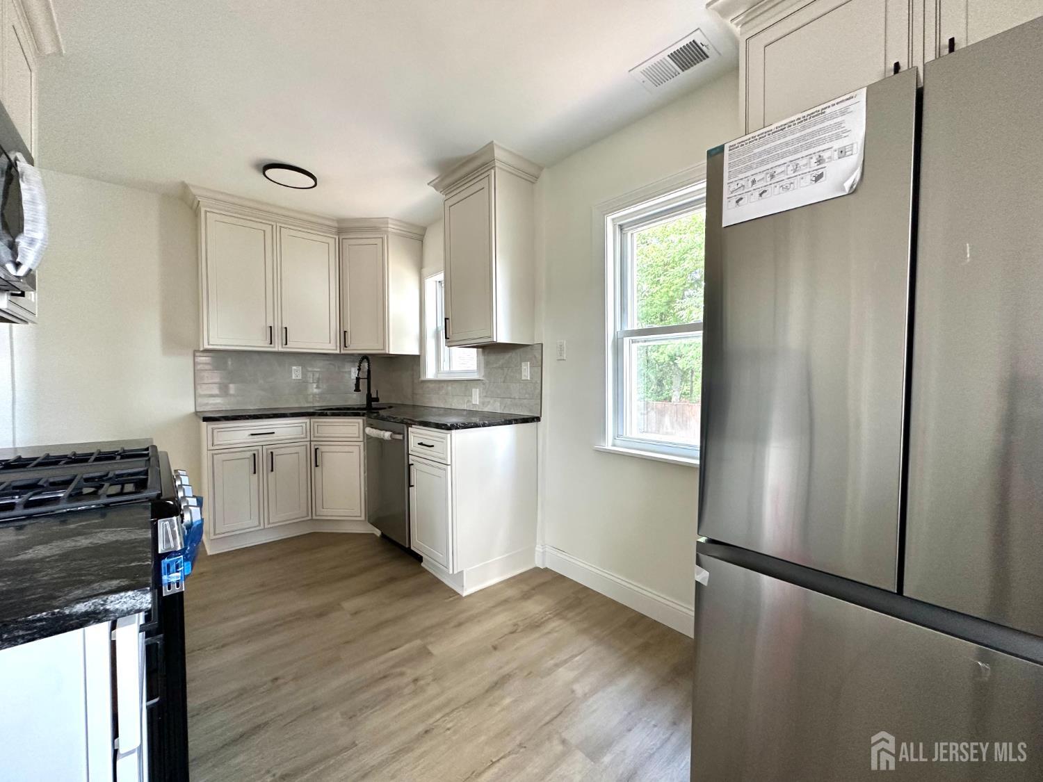 422 Crows Mill Road Fords, NJ 08863 - Photo 6 of 49 Gallery Image 6