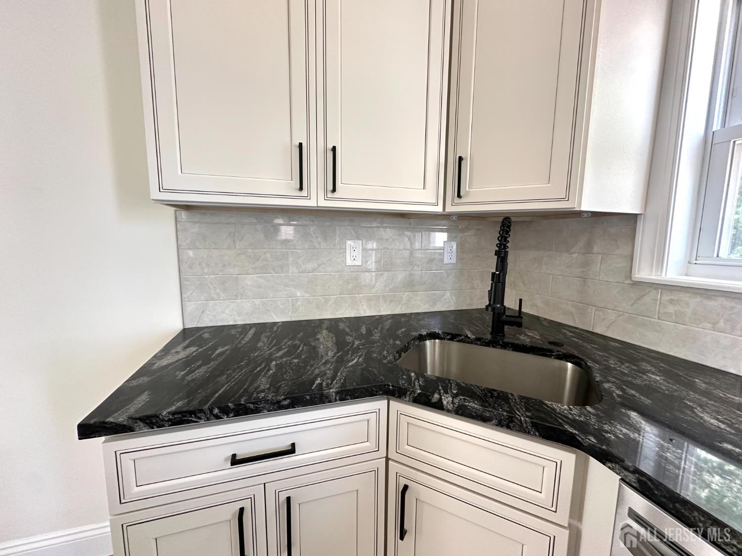 422 Crows Mill Road Fords, NJ 08863 - Photo 8 of 49 Gallery Image 8