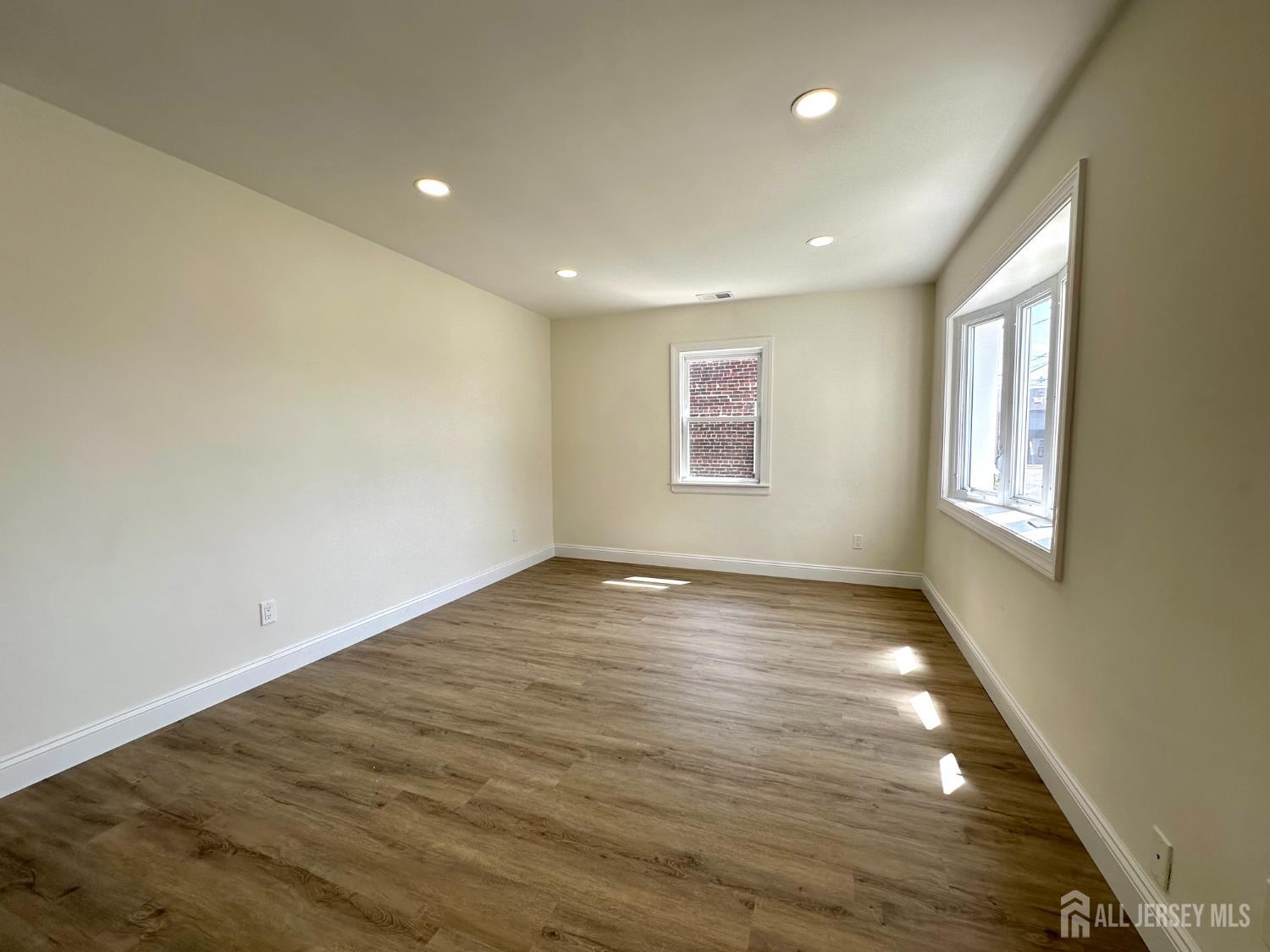 422 Crows Mill Road Fords, NJ 08863 - Photo 10 of 49 Gallery Image 10