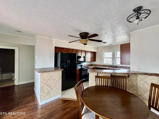 $259,000 | 101 East Maire Avenue, Clinton, TN 37716