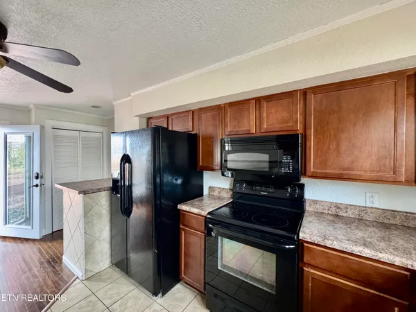 $259,000 | 101 East Maire Avenue, Clinton, TN 37716