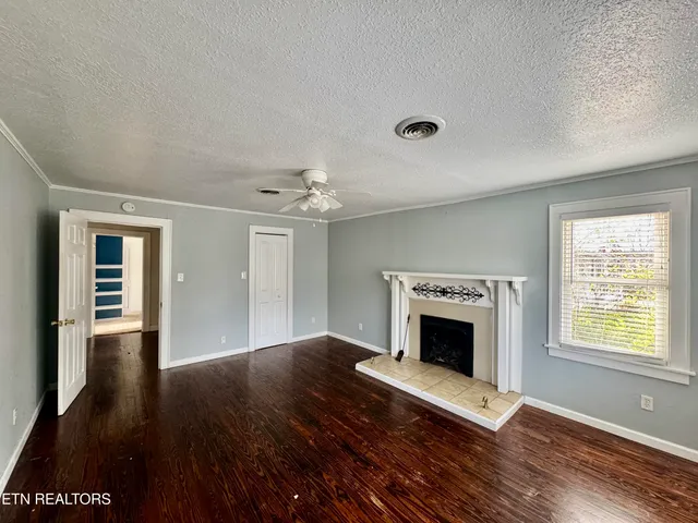 $259,000 | 101 East Maire Avenue, Clinton, TN 37716