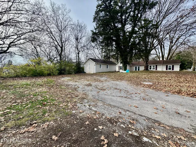 $259,000 | 101 East Maire Avenue, Clinton, TN 37716