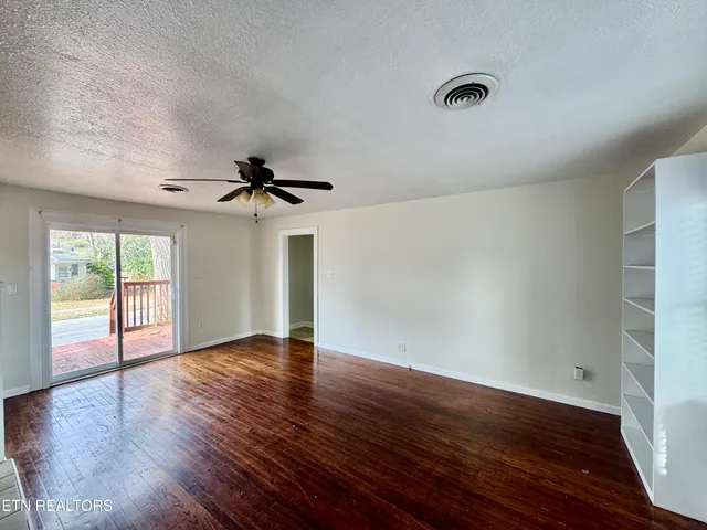 $259,000 | 101 East Maire Avenue, Clinton, TN 37716