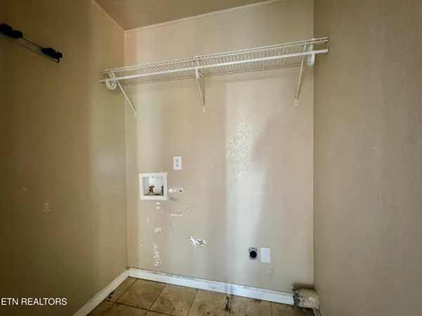 $259,000 | 101 East Maire Avenue, Clinton, TN 37716