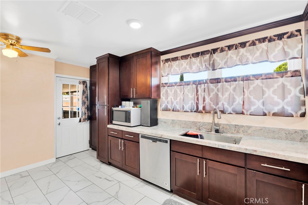 7664 Beckett Street Tujunga, CA 91042 - Photo 16 of 55