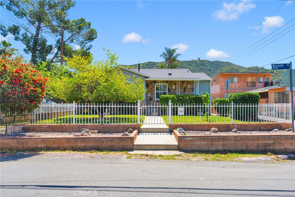 7664 Beckett Street Tujunga, CA 91042 - Photo 2 of 55