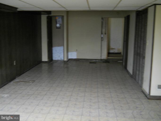 8186 Mid Haven Road Dundalk, MD 21222 - Photo 4 of 21 a view of a room