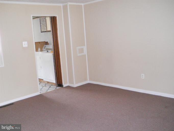 8186 Mid Haven Road Dundalk, MD 21222 - Photo 7 of 21 an empty room with closet