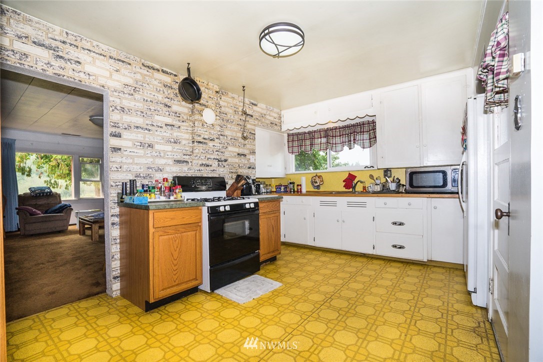 3710 North Hoffman Road Oak Harbor, WA 98277 - Photo 13 of 25 Gallery Image 13