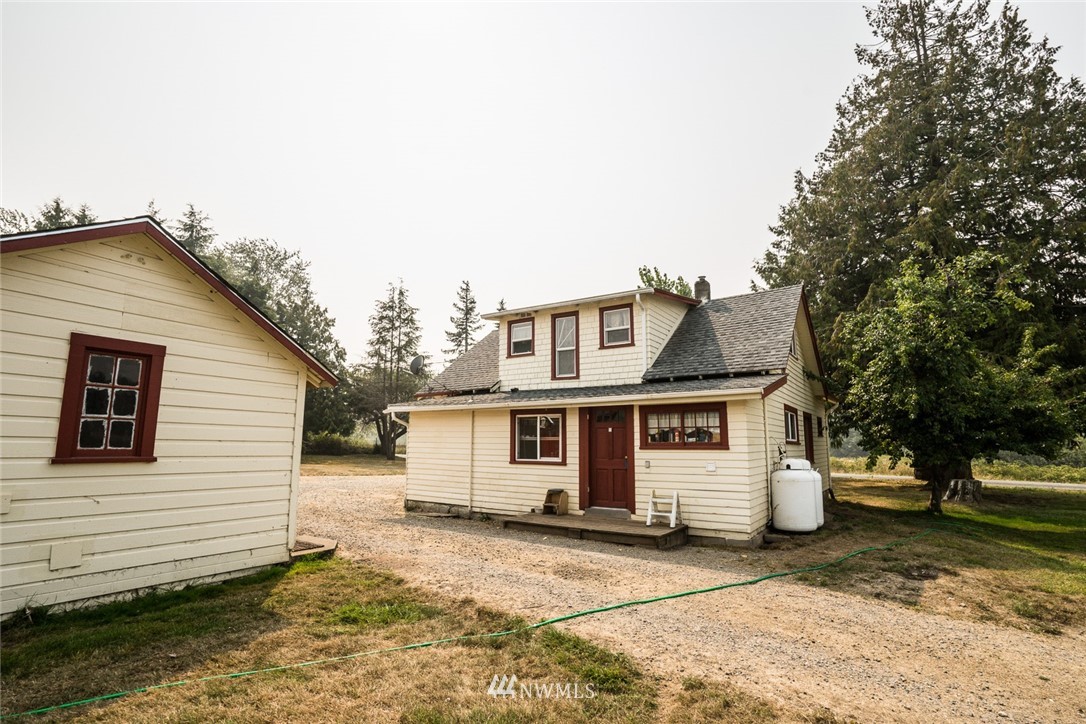 3710 North Hoffman Road Oak Harbor, WA 98277 - Photo 4 of 25 Gallery Image 4