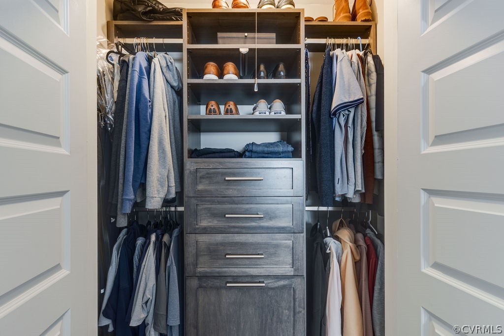 603 Ridge Top Road Henrico, VA 23229 - Photo 23 of 48 2nd Primary closet