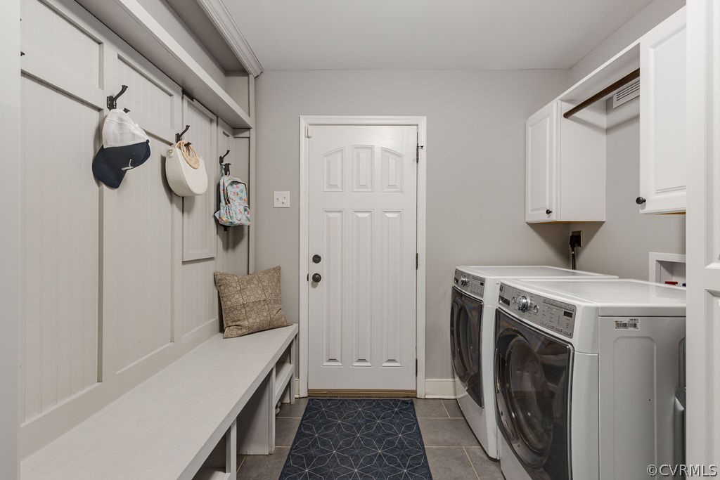 603 Ridge Top Road Henrico, VA 23229 - Photo 33 of 48 Mudroom with laundry