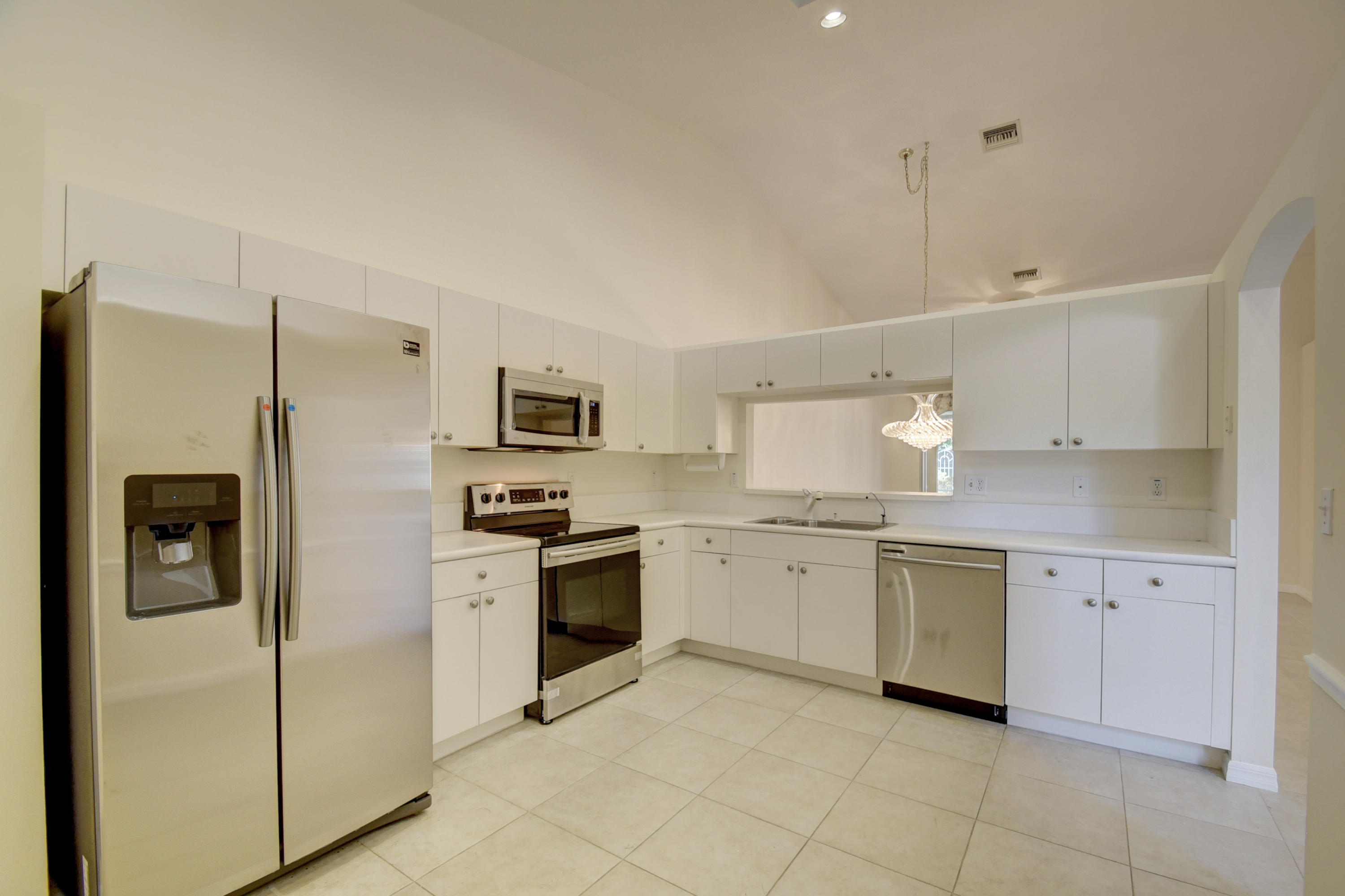8285 Vía Di Veneto Boca Raton, FL 33496 - Photo 4 of 24 Kitchen