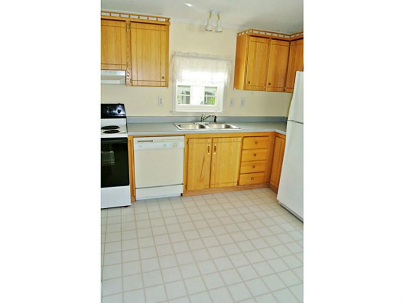 35 Hemlock Road Glocester, RI 02814 - Photo 4 of 10 Kitchen.