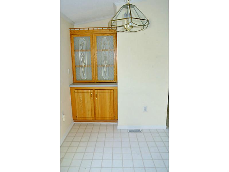 35 Hemlock Road Glocester, RI 02814 - Photo 5 of 10 Kitchen.