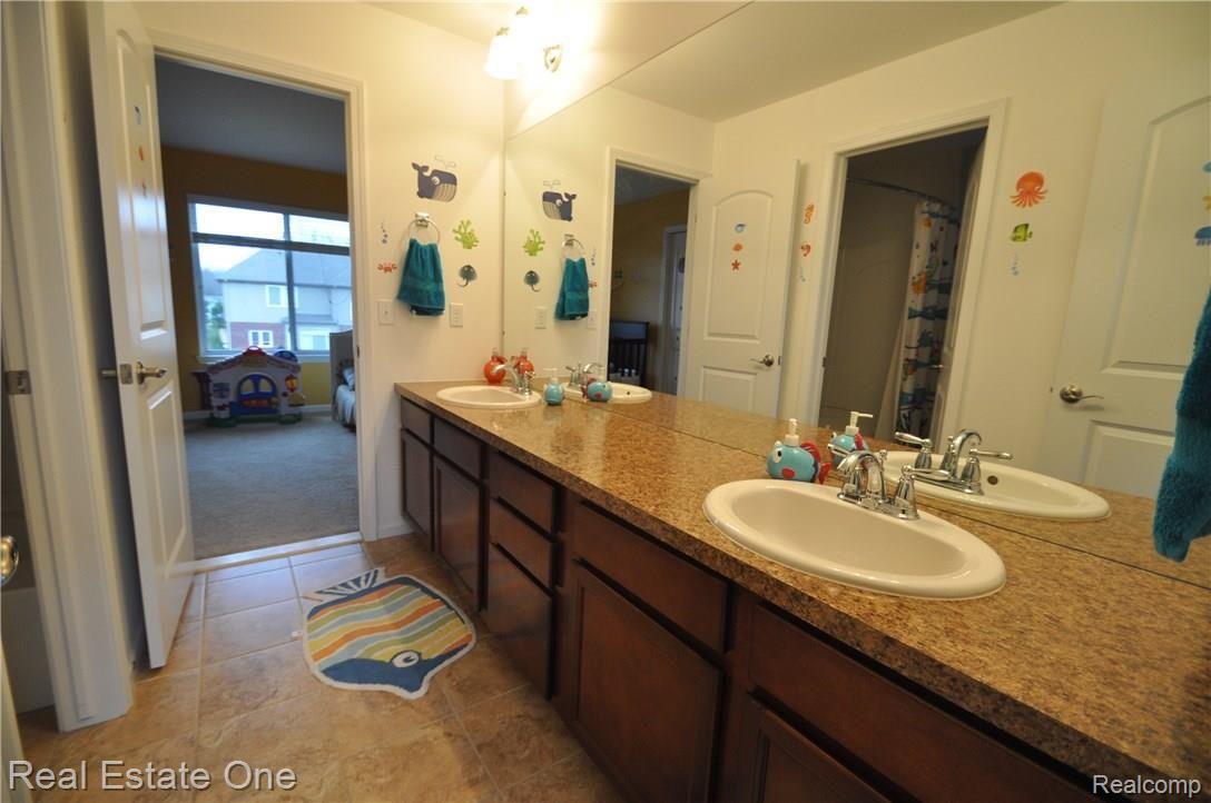 3615 Connors Drive Rochester, MI 48307 - Photo 28 of 45 29.JPG