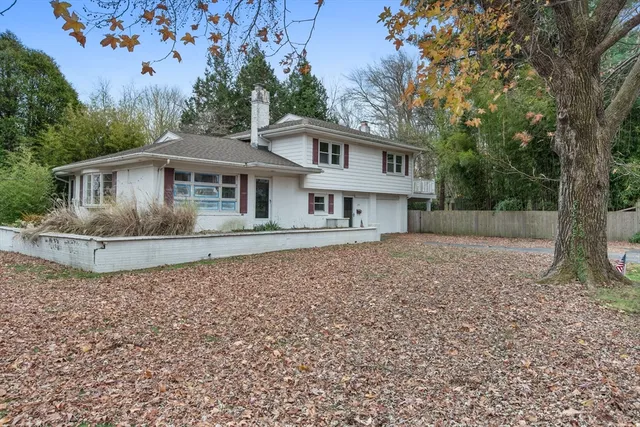 $799,990 | 28 Hilltop Drive, Warwick, RI 02818