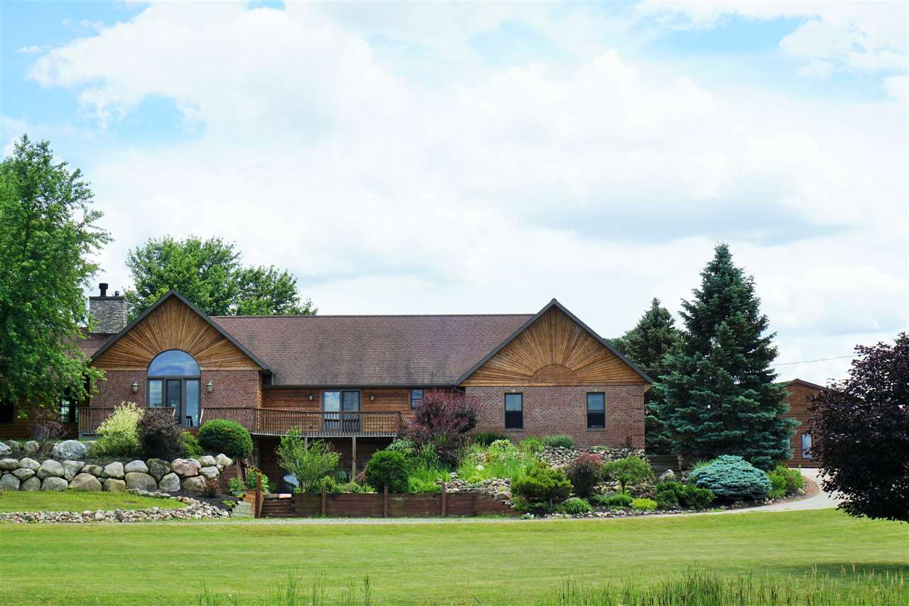 5216 East Centerline Road St. Johns, MI 48879 - Photo 1 of 16 31321125.JPG