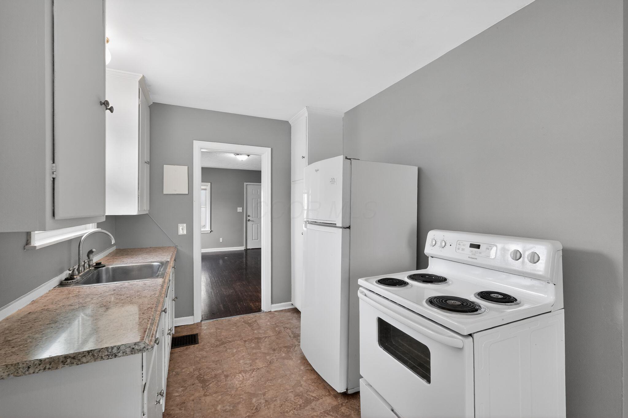 669 South Hampton Road Columbus, OH 43213 - Photo 14 of 28