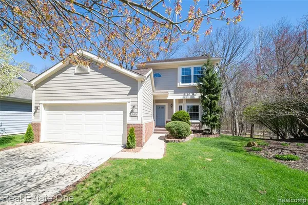 $325,000 | 41474 Cornell Drive, Novi, MI 48377