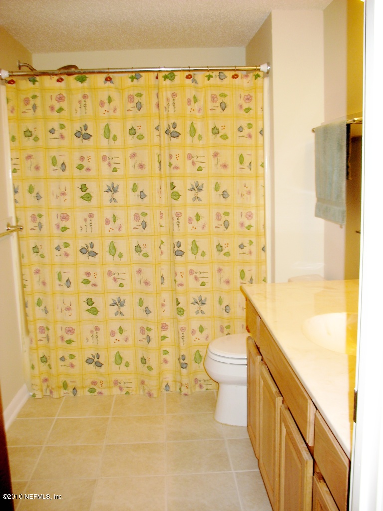 10724 Alden Road, Unit 2 Jacksonville, FL 32246 - Photo 4 of 17 Downstairs Guest Bathroom