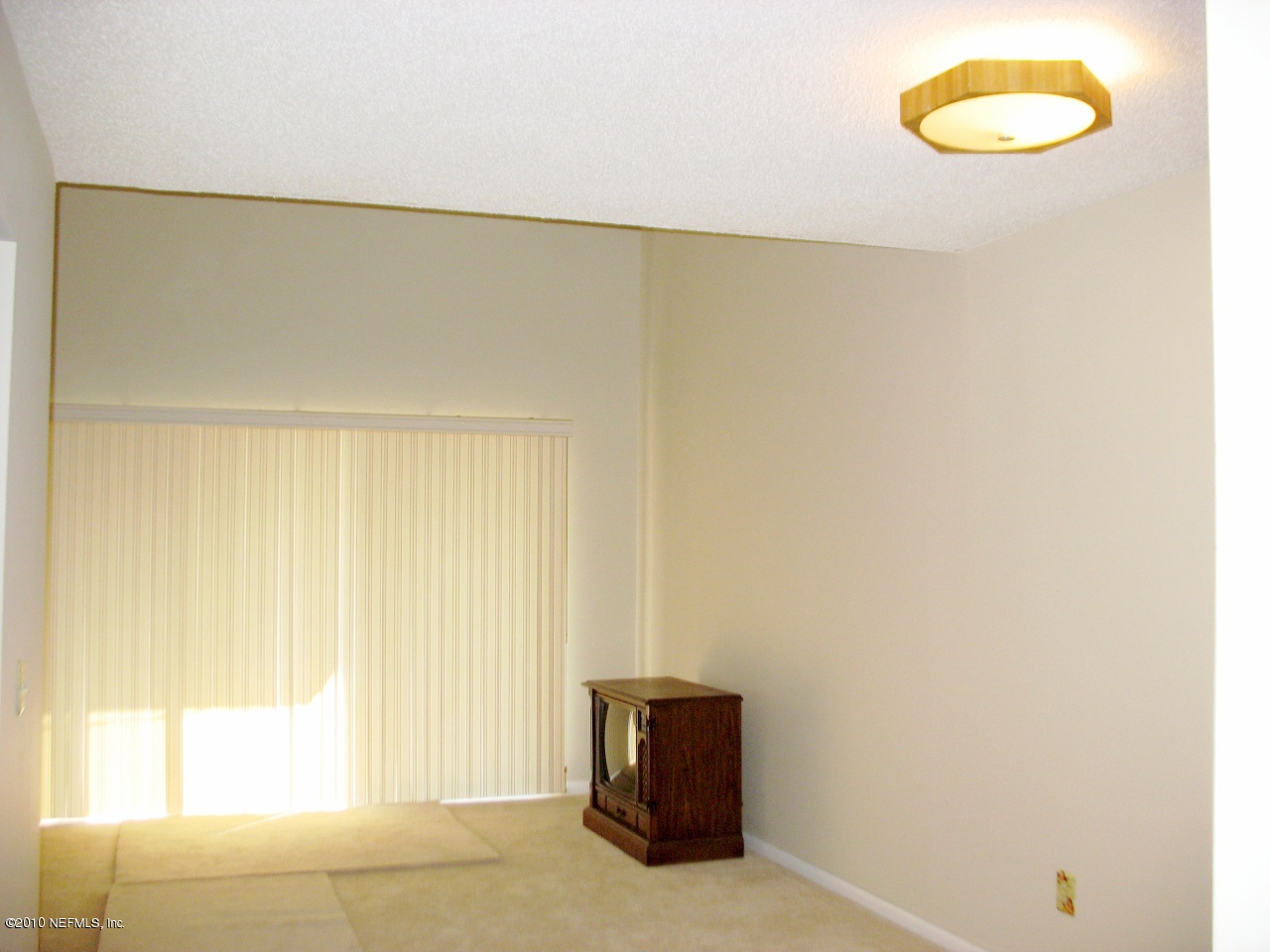 10724 Alden Road, Unit 2 Jacksonville, FL 32246 - Photo 7 of 17 Vaulted Living Room