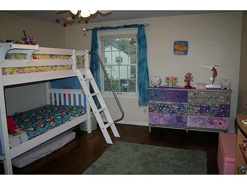 9461 North Florence Road Pittsburgh, PA 15237 - Photo 12 of 13 Bedroom.
