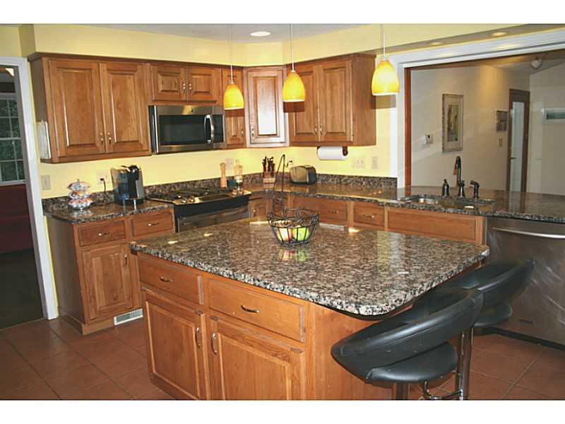 9461 North Florence Road Pittsburgh, PA 15237 - Photo 4 of 13 Kitchen.