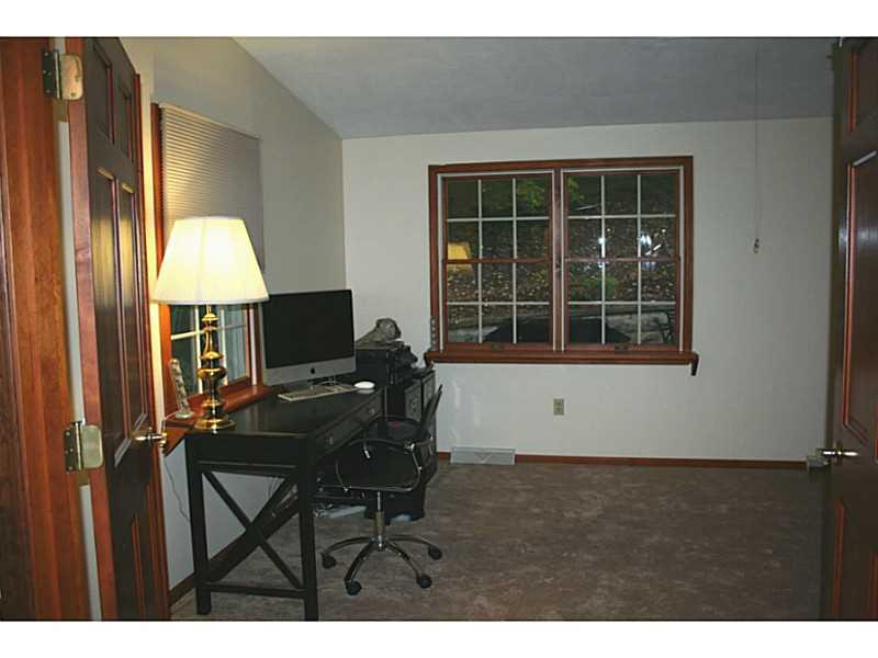 9461 North Florence Road Pittsburgh, PA 15237 - Photo 6 of 13 Den.