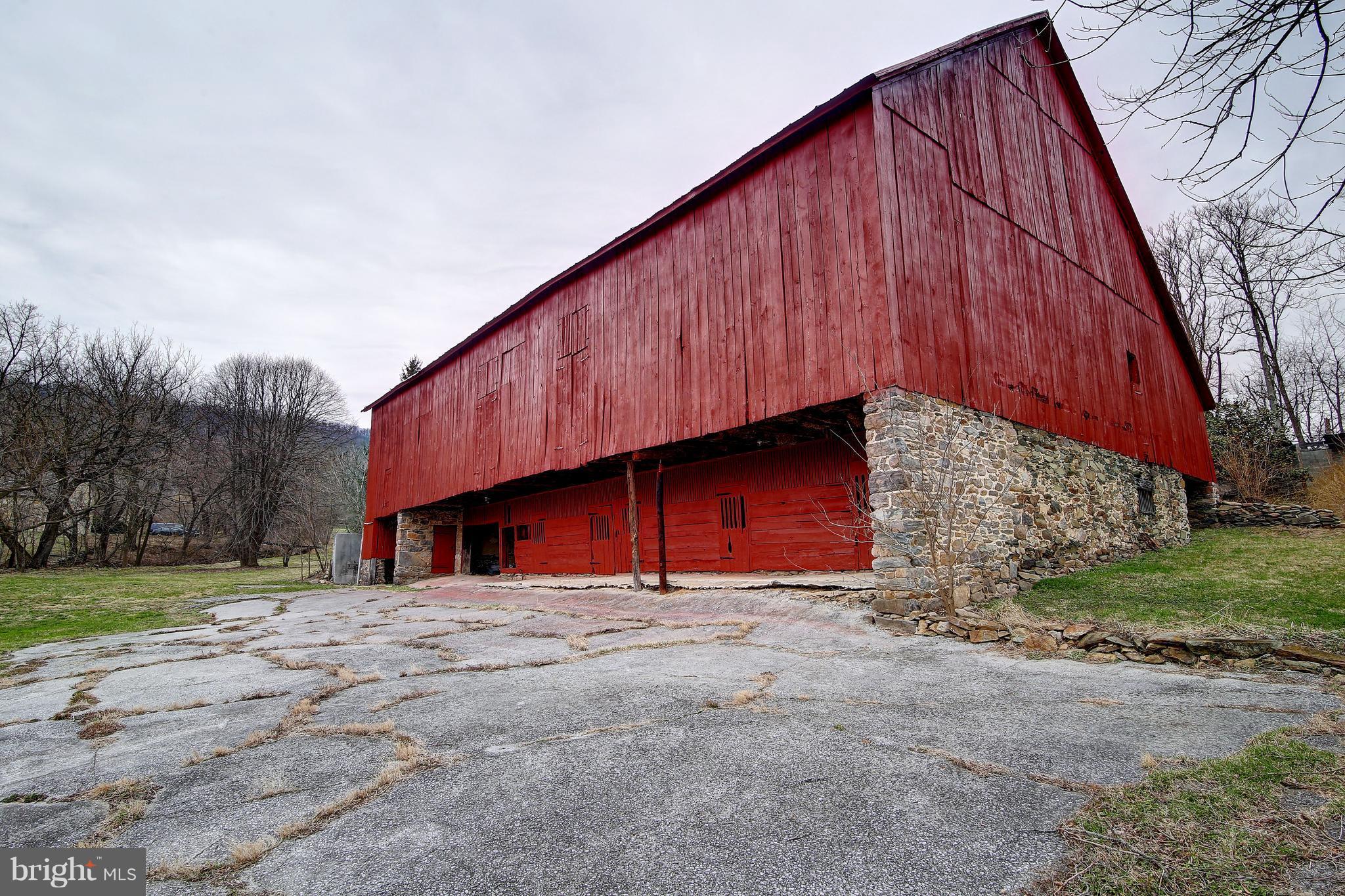 2045 Reed Road Knoxville, MD 21758 - Photo 25 of 30 Barn
