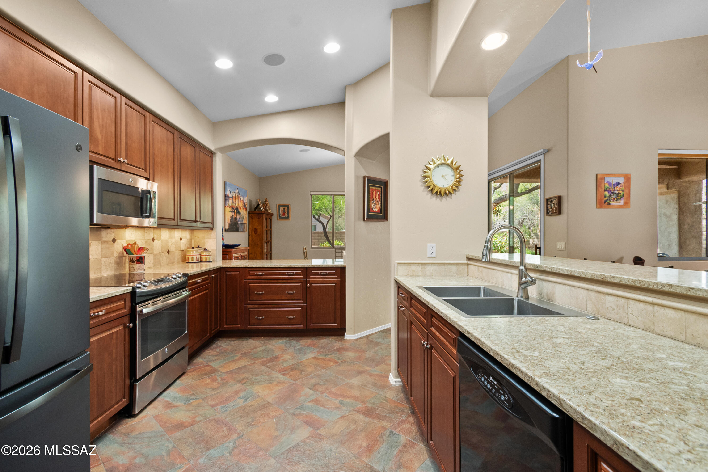 5305 Spring View Drive Tucson, AZ 85749 - Photo 9 of 41 Interior 12