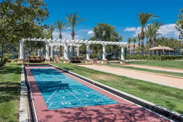 a view of a tennis court