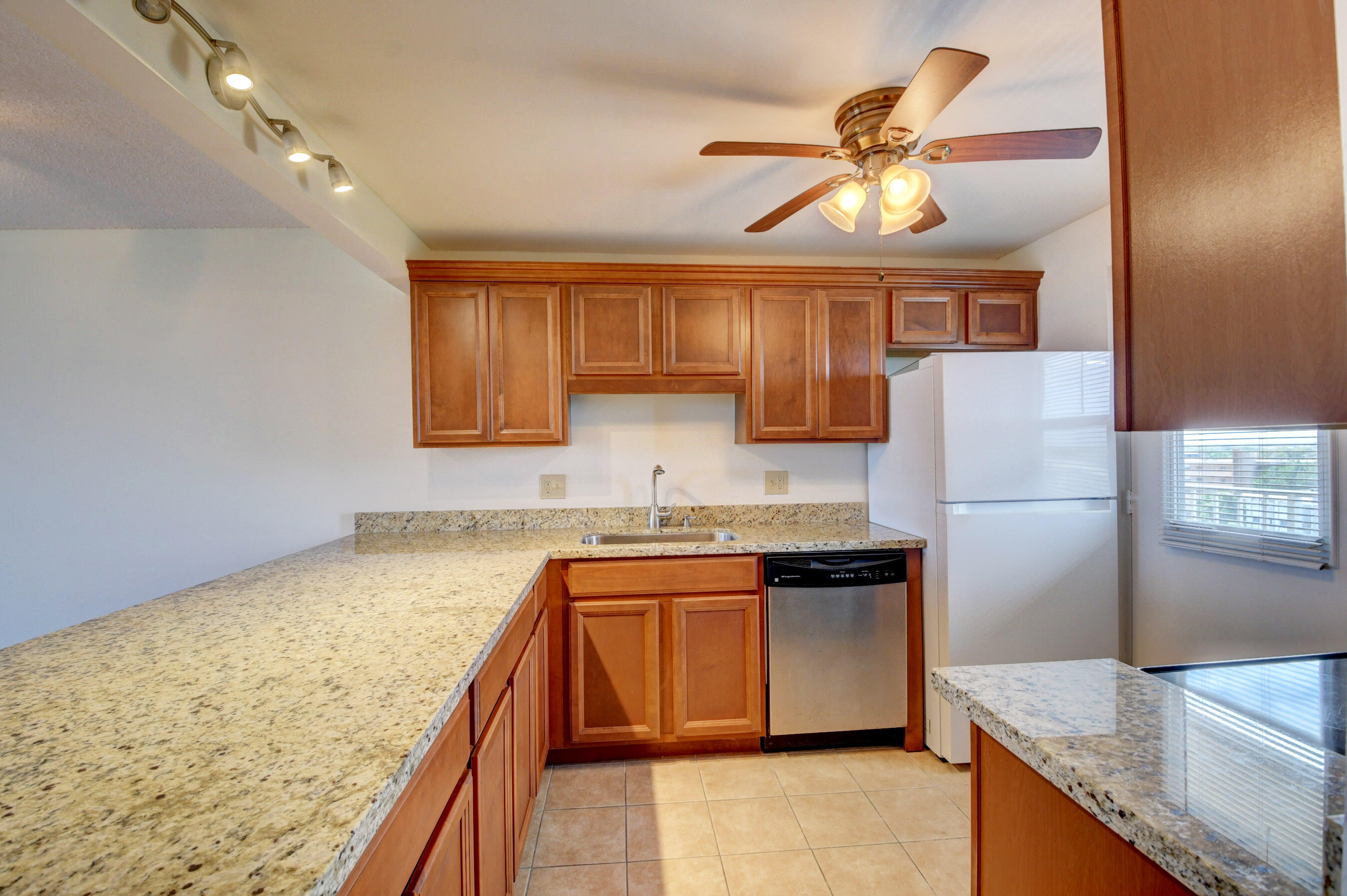 5500 Northwest 2nd Avenue, Unit 717 Boca Raton, FL 33487 - Photo 5 of 29 Kitchen
