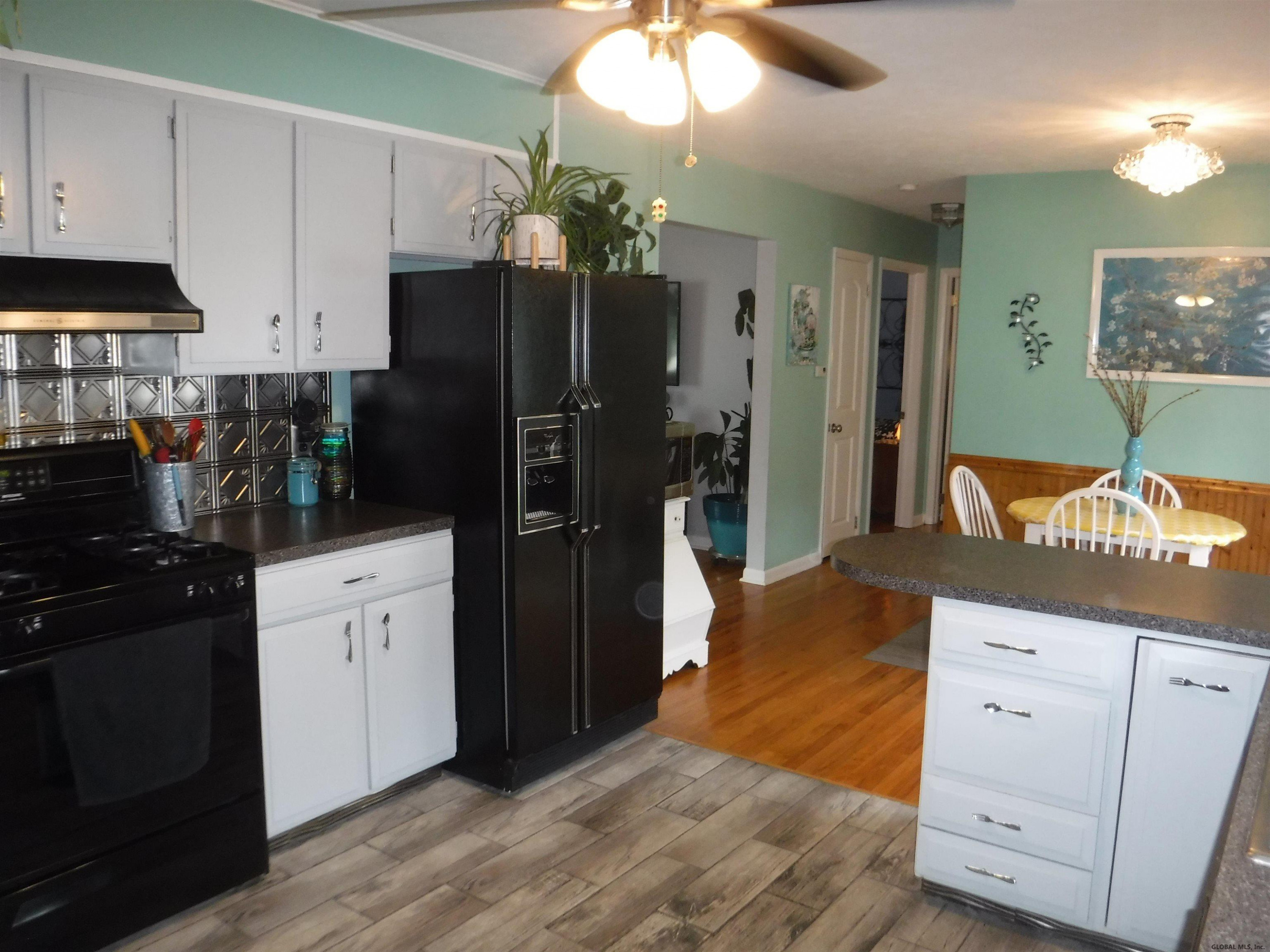 516 Stanek Road Rotterdam, NY 12306 - Photo 6 of 32 Photo 6