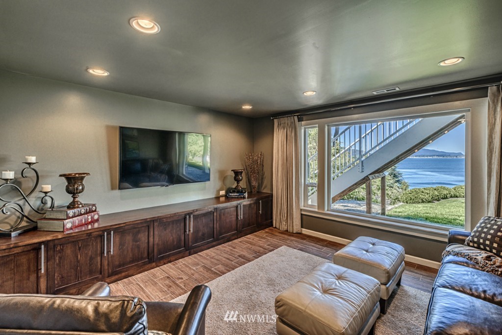 3373 Biz Point Road Anacortes, WA 98221 - Photo 14 of 25