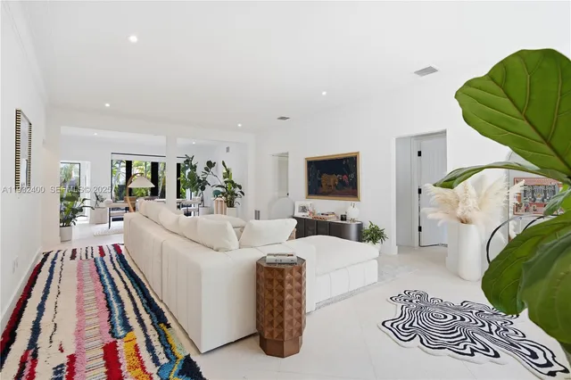 $15,000 | 2489 Meridian Avenue, Miami Beach, FL 33140