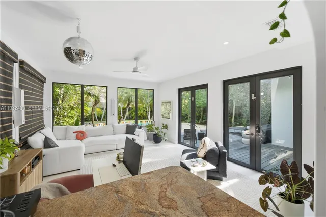 $15,000 | 2489 Meridian Avenue, Miami Beach, FL 33140