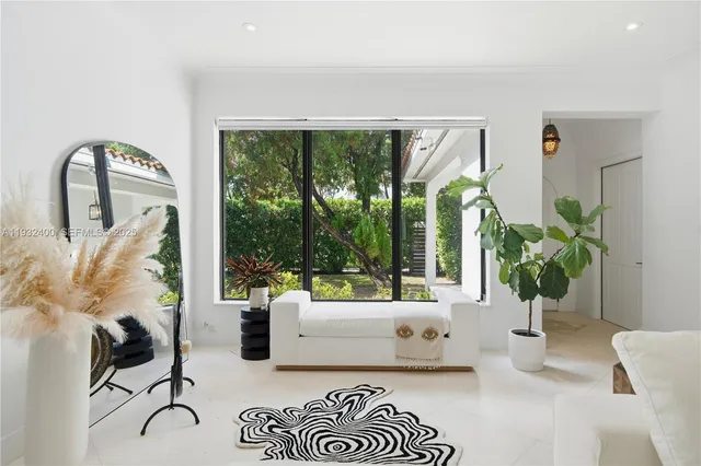 $15,000 | 2489 Meridian Avenue, Miami Beach, FL 33140