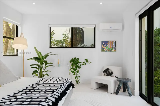 $15,000 | 2489 Meridian Avenue, Miami Beach, FL 33140